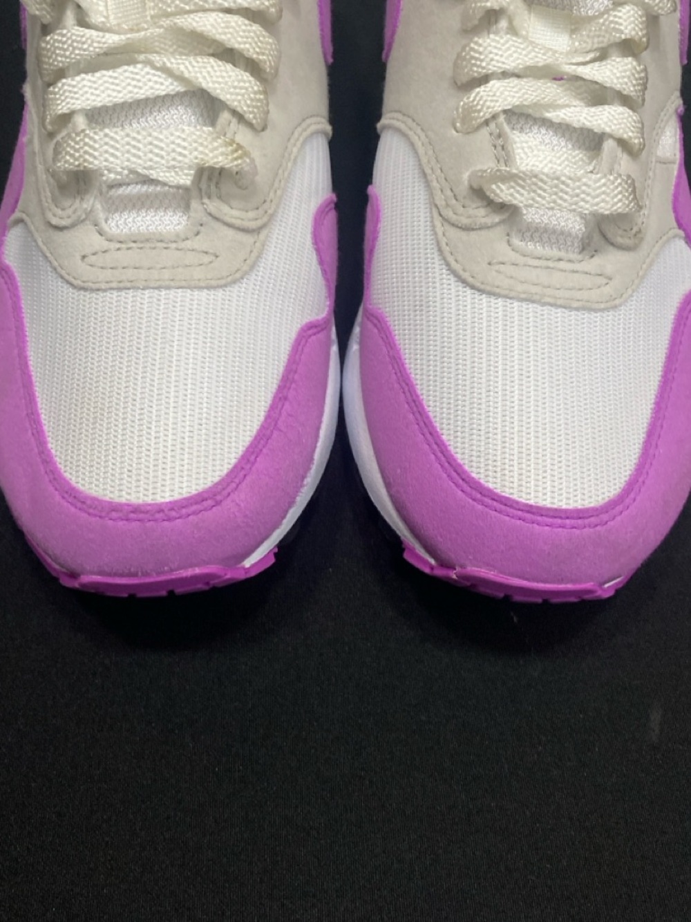 Nike Women’s Air Max Sneakers in Pink and Cream - Picture 4 of 8